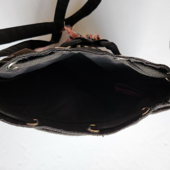 Drawstring Tassel Bag from Buckhead Betties Durry Black / Cream DDB-04025 NWT - Picture 6 of 11